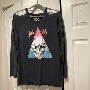 Chaser brand nwt size Large cold shoulder top